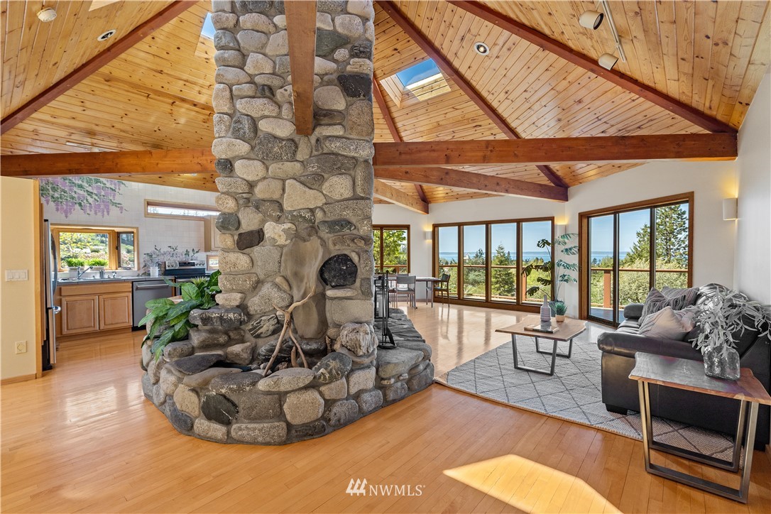 99 Hawthorn Road Bellingham, WA 98225 - Photo 5 of 37