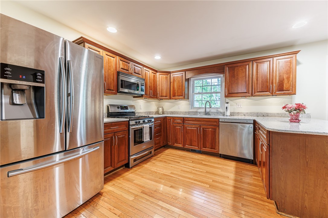 53 Guildhall Road Rochester, NY 14623 - Photo 8 of 35