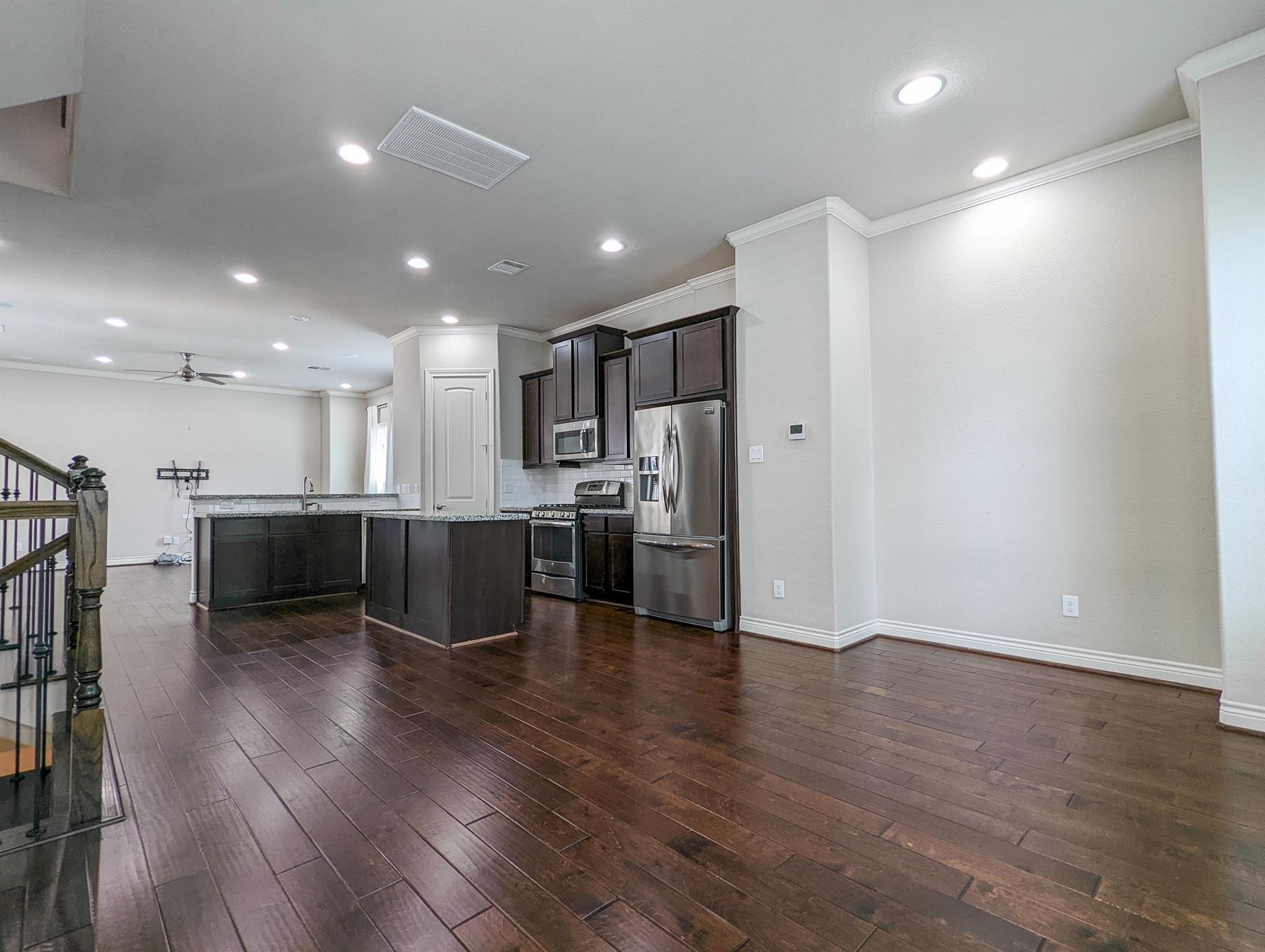 5323 Kiam Street Houston, TX 77007 - Photo 3 of 28