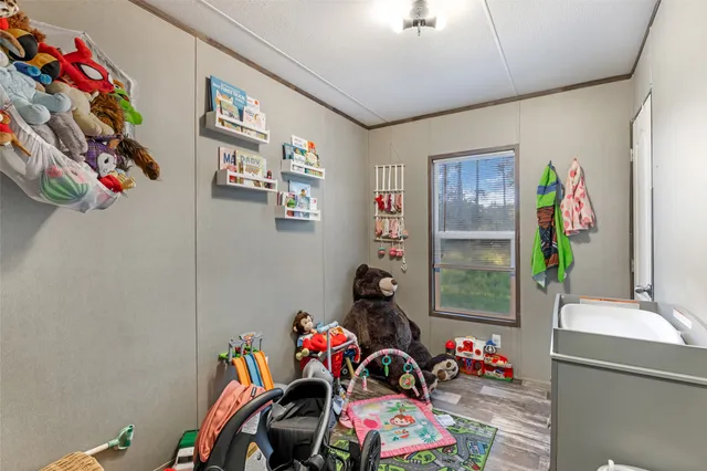 $1,800 | 1027 County Road 3141, Cleveland, TX 77327