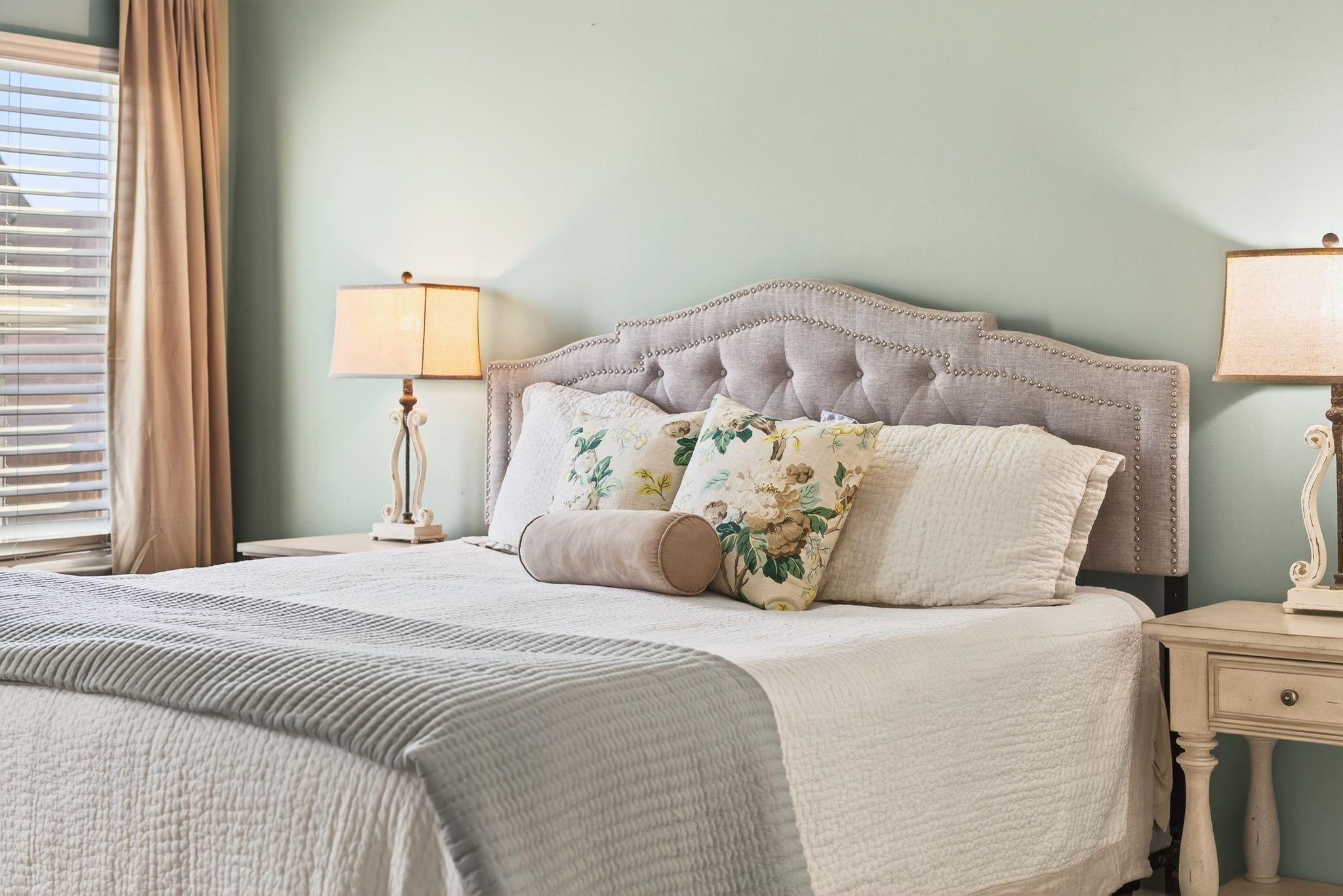 423 Heroit Drive Spring Hill, TN 37174 - Photo 27 of 43 a bedroom with a bed and a lamp