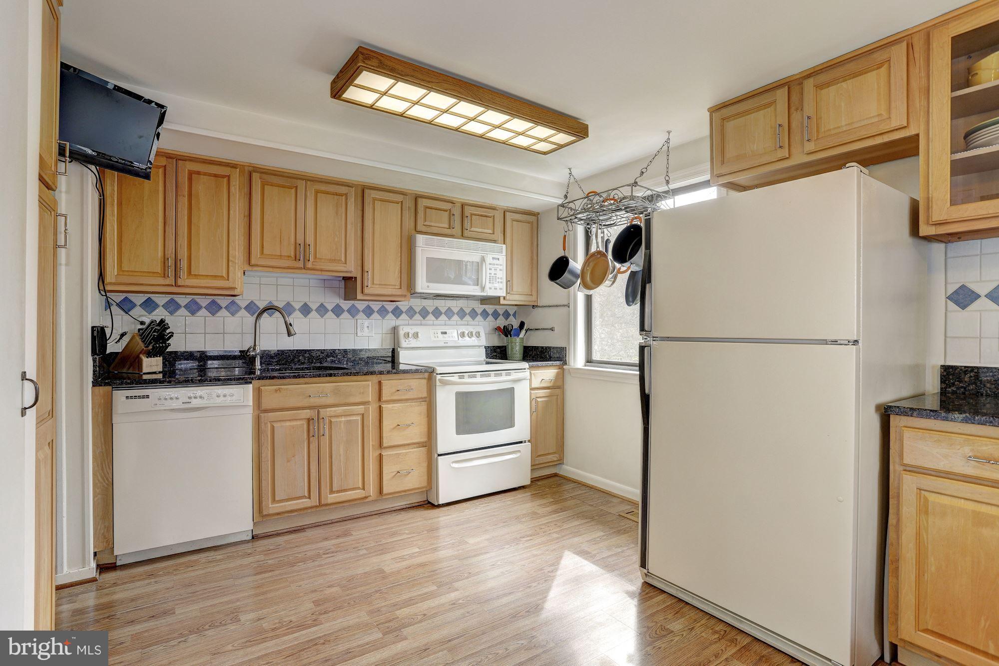 6306 Setting Star Columbia, MD 21045 - Photo 7 of 30 Kitchen
