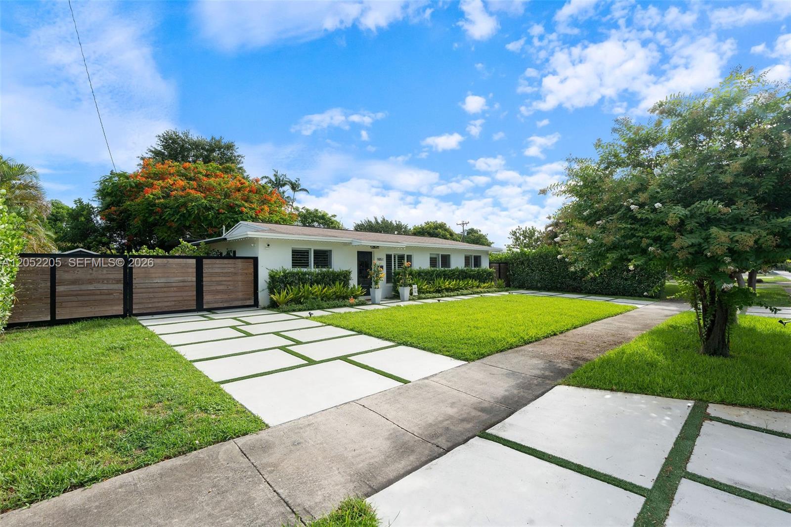 9851 Southwest 85th Terrace Miami, FL 33173 - Photo 3 of 34