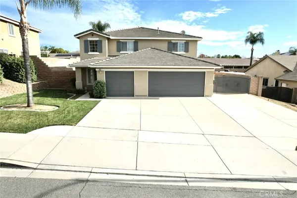 $799,999 | 7833 Calle Carrisa Street, Highland, CA 92346