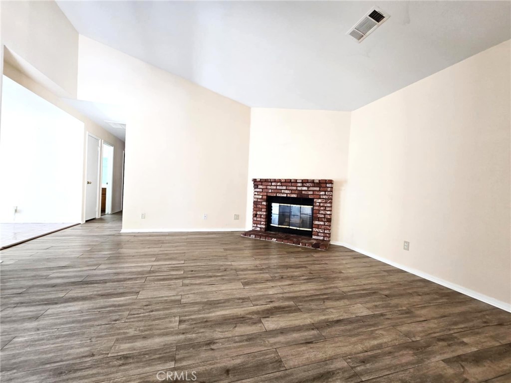 45521 13th Street West Lancaster, CA 93534 - Photo 5 of 15