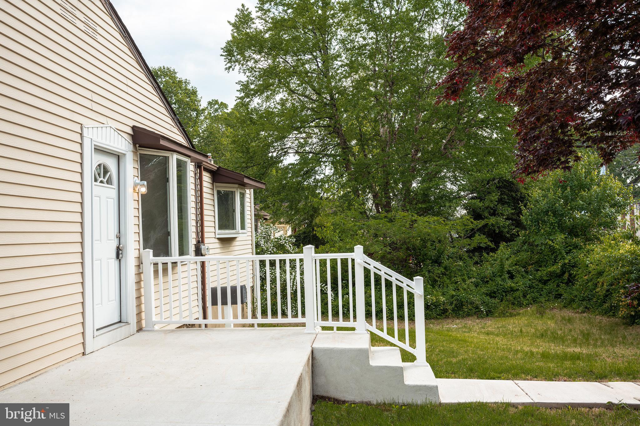 324 East 3rd Avenue Runnemede, NJ 08078 - Photo 4 of 16