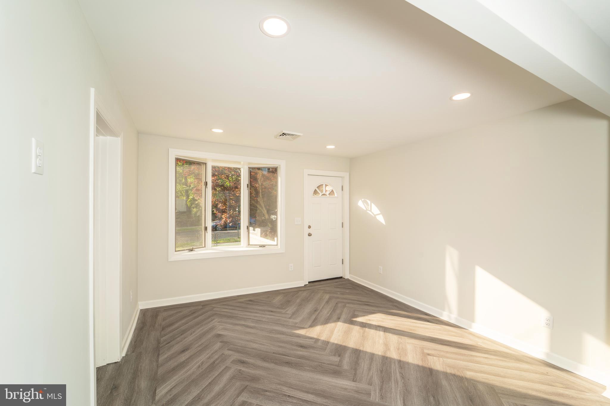 324 East 3rd Avenue Runnemede, NJ 08078 - Photo 5 of 16