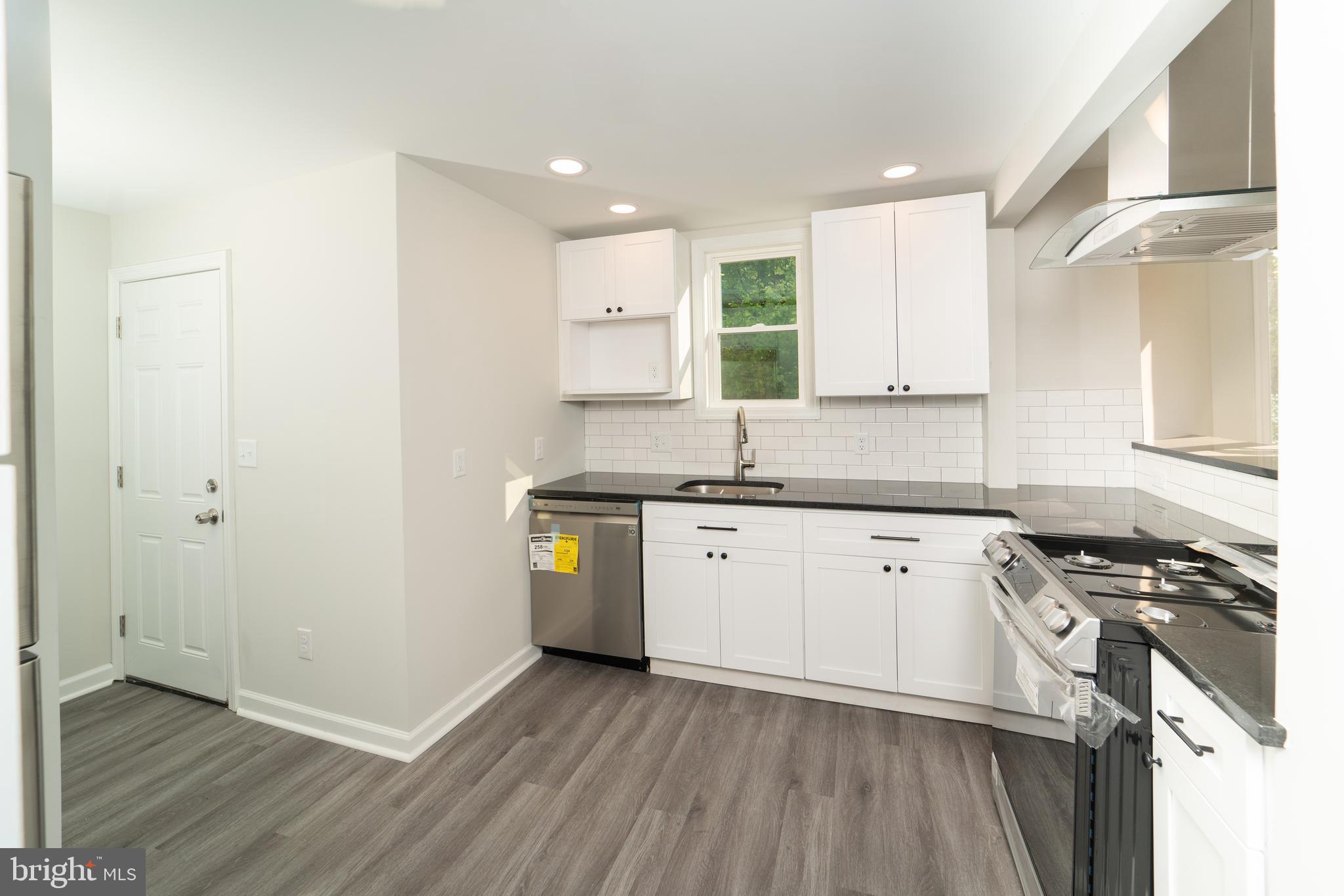 324 East 3rd Avenue Runnemede, NJ 08078 - Photo 8 of 16