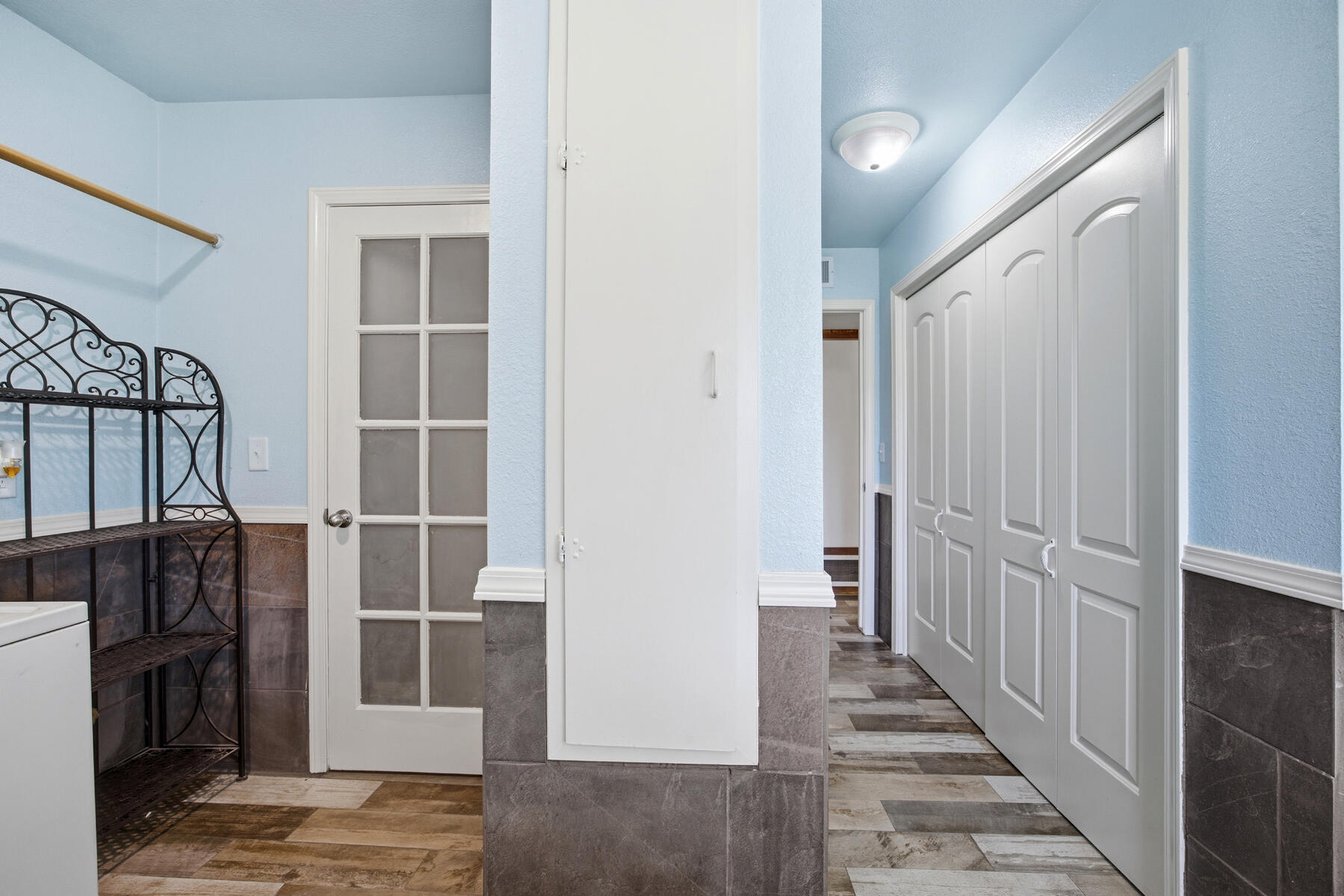 31393 Dahlem Drive Exeter, CA 93221 - Photo 23 of 79 23 - Extra Closets & Laundryroom