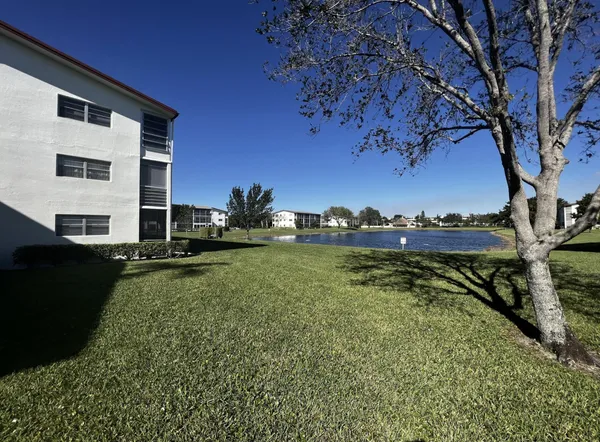 $1,600 | 122 Brighton Drive, Unit C, Boca Raton, FL 33434