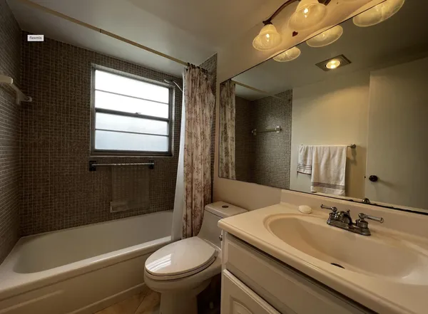 $1,600 | 122 Brighton Drive, Unit C, Boca Raton, FL 33434