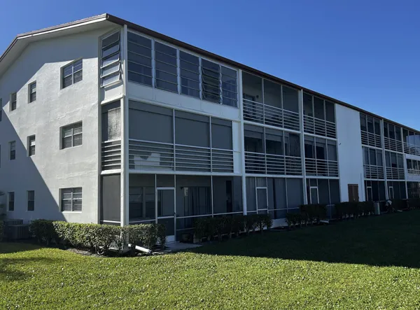 $1,600 | 122 Brighton Drive, Unit C, Boca Raton, FL 33434
