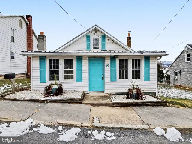 $99,999 | 6 Oakland Avenue, Lewistown, PA 17044