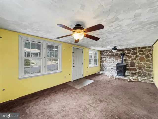 $99,999 | 6 Oakland Avenue, Lewistown, PA 17044