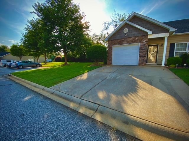 145 Trailside Lane Greenville, SC 29607 - Photo 2 of 31