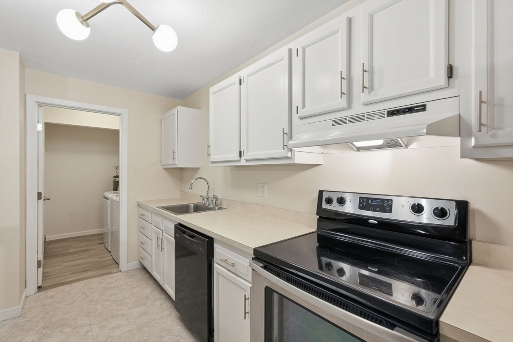 44 Evergreen Road, Unit 302 Northampton, MA 01053 - Photo 12 of 28