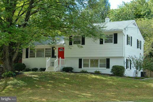 318 Cabin Road Southeast Vienna, VA 22180 - Photo 1 of 27 Exterior (Front)