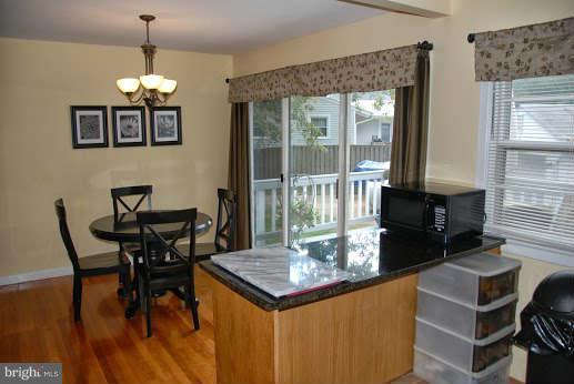 318 Cabin Road Southeast Vienna, VA 22180 - Photo 23 of 27 Dining Room