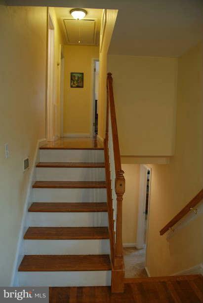 318 Cabin Road Southeast Vienna, VA 22180 - Photo 9 of 27 Interior (General)
