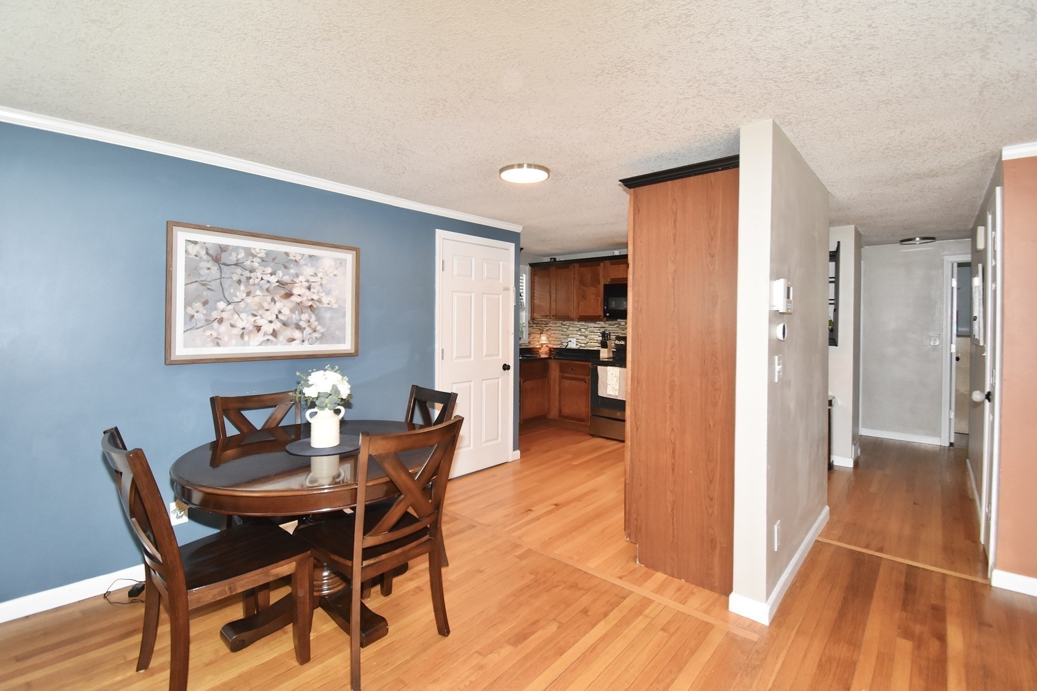 92 Louis Road Springfield, MA 01118 - Photo 10 of 34 Gallery Image 10