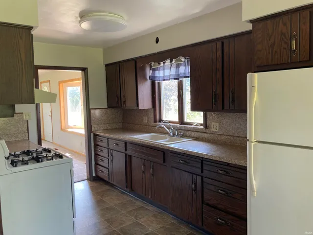 $207,000 | 2414 South County Line Road, Ossian, IN 46777