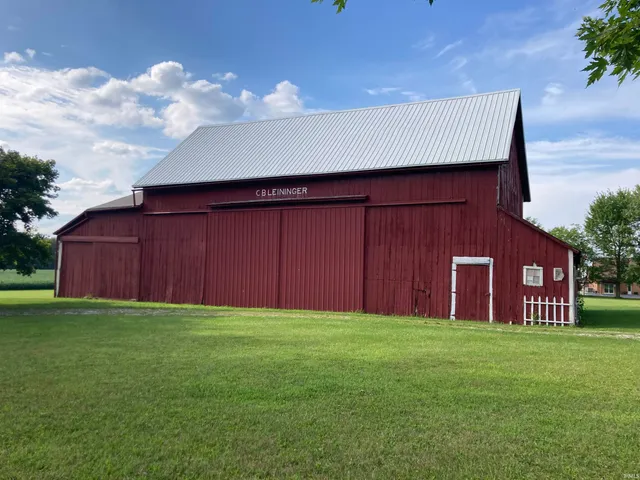 $207,000 | 2414 South County Line Road, Ossian, IN 46777