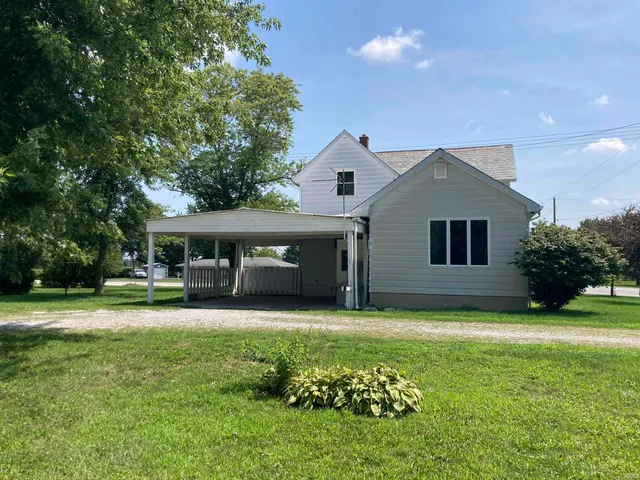 $207,000 | 2414 South County Line Road, Ossian, IN 46777
