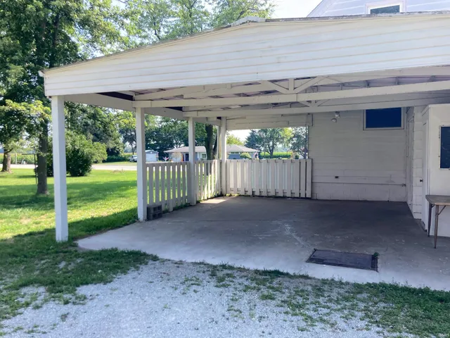 $207,000 | 2414 South County Line Road, Ossian, IN 46777