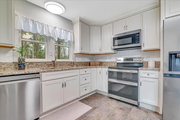 $479,000 | 253 Thomas Road, Blakeslee, PA 18610