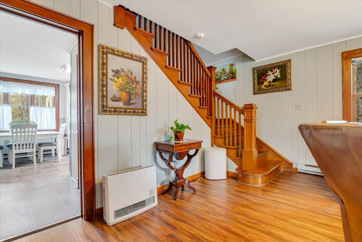 253 Thomas Road Blakeslee, PA 18610 - Photo 29 of 67 Hardwood on Stairs