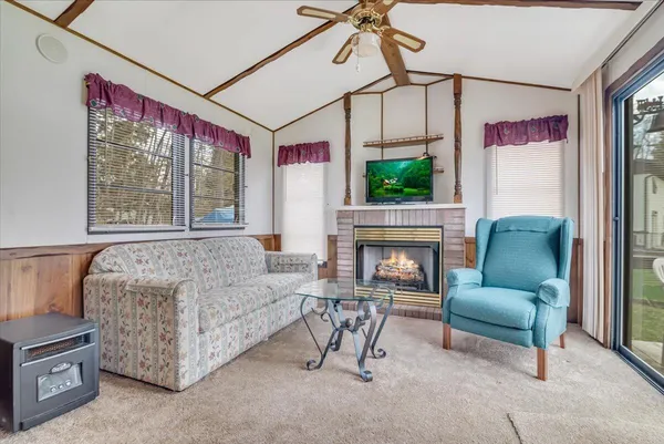 $479,000 | 253 Thomas Road, Blakeslee, PA 18610