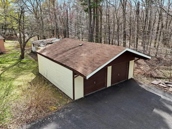 $479,000 | 253 Thomas Road, Blakeslee, PA 18610