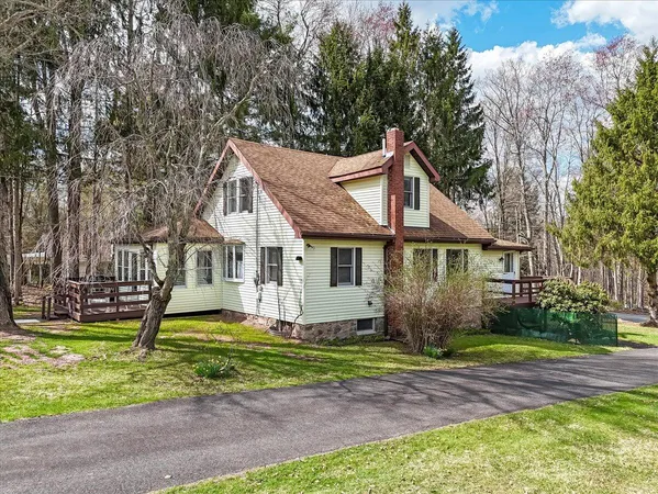 $479,000 | 253 Thomas Road, Blakeslee, PA 18610