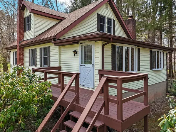 $479,000 | 253 Thomas Road, Blakeslee, PA 18610