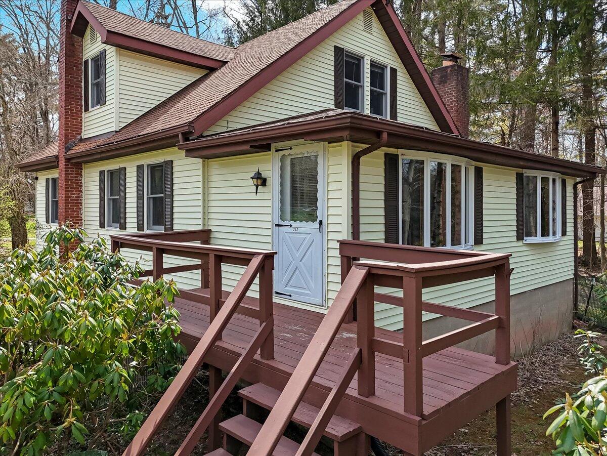 253 Thomas Road Blakeslee, PA 18610 - Photo 7 of 67 Front Porch