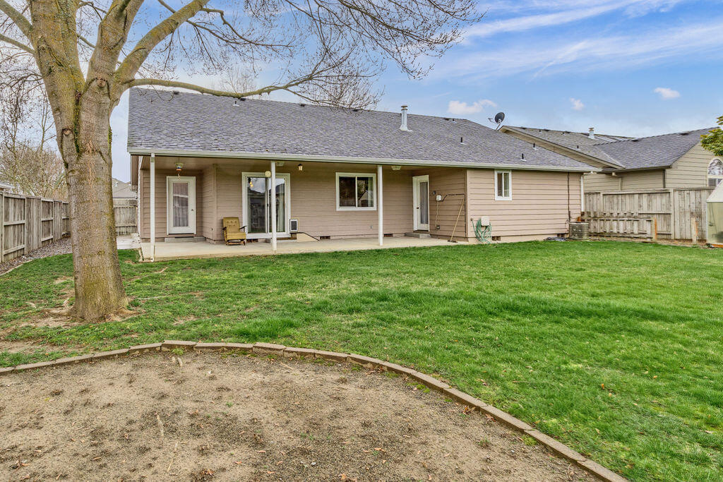 2535 Beebe Road Central Point, OR 97502 - Photo 42 of 48 BR(7)