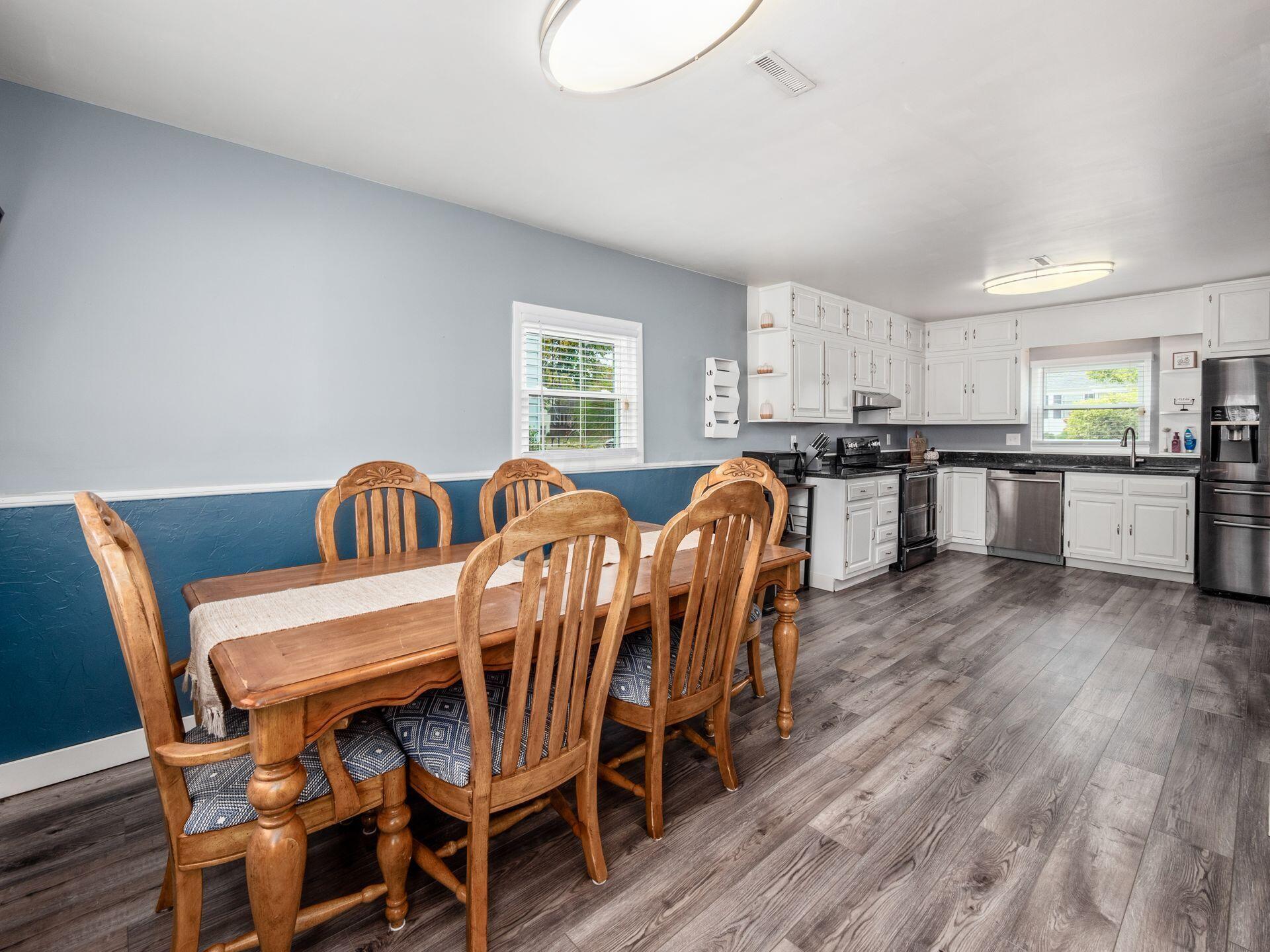 212 Deerfield Road Columbus, OH 43228 - Photo 17 of 47 Kitchen