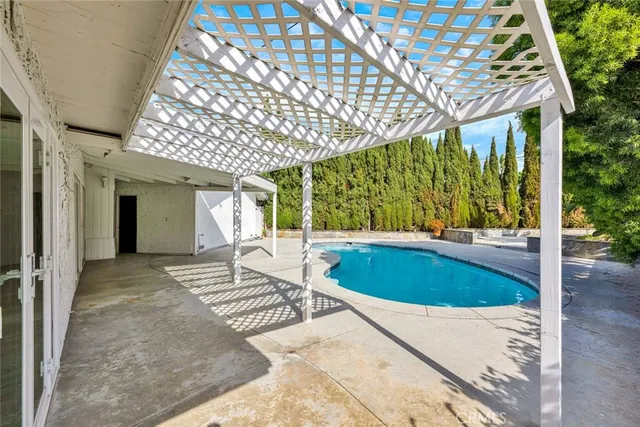 a house view with a outdoor space