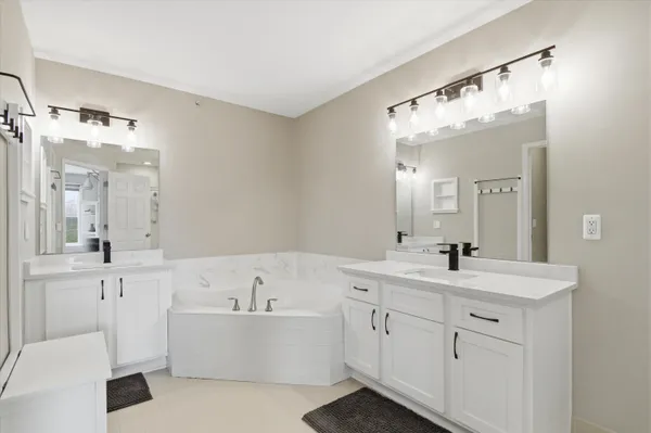 $400,000 | 2865 Barclay Way, Ann Arbor, MI 48105