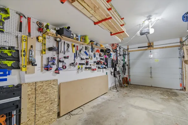 $400,000 | 2865 Barclay Way, Ann Arbor, MI 48105