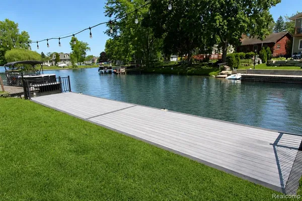 $585,000 | 9474 Thames Boulevard, White Lake, MI 48386