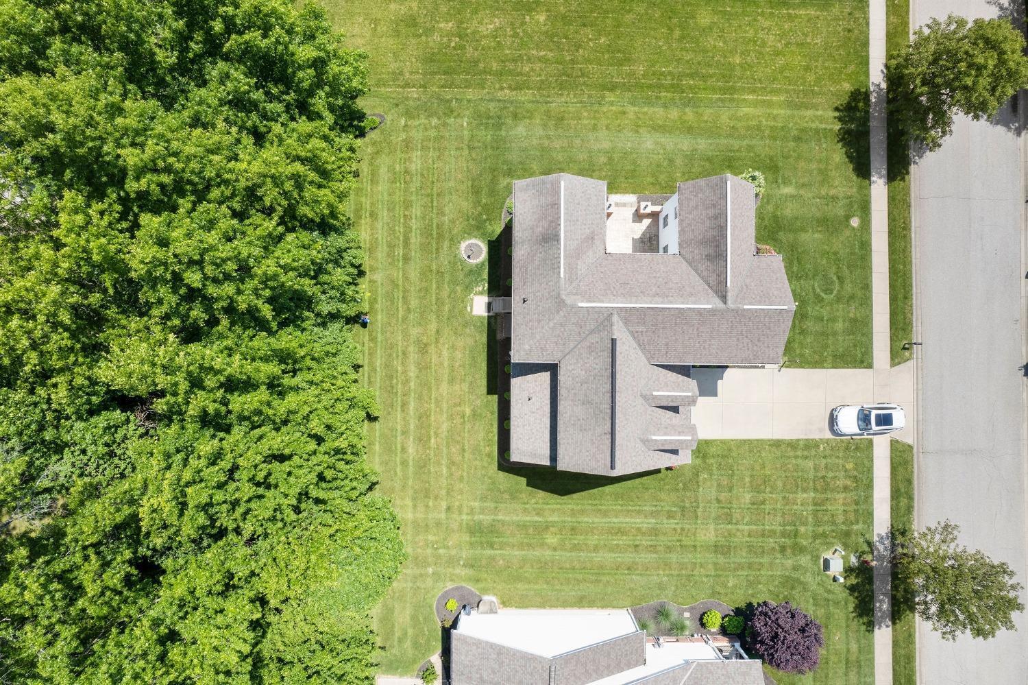 692 Hyacinth Road Cincinnati, OH 45245 - Photo 5 of 41
