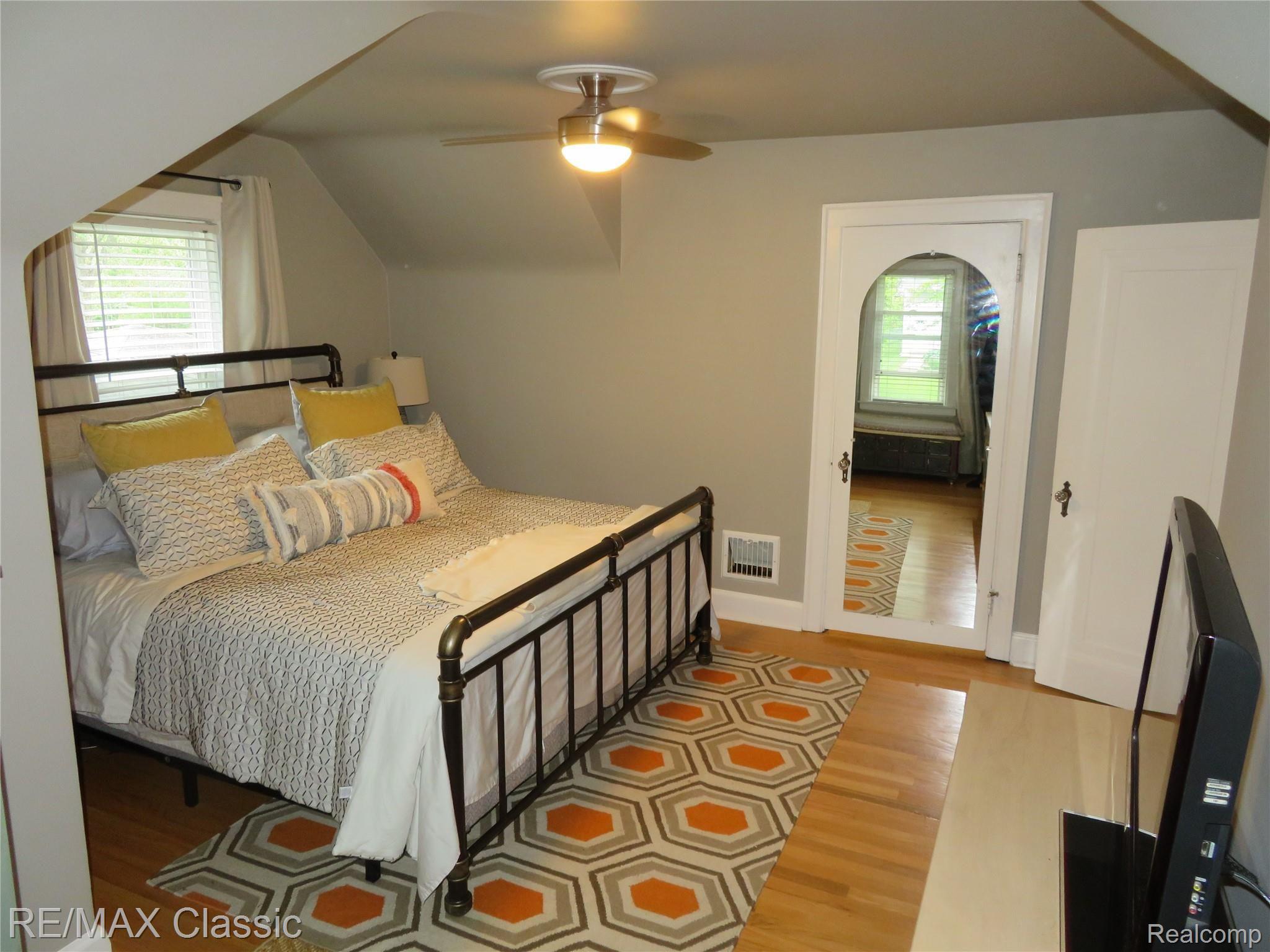 160 Riviera Terrace Waterford, MI 48328 - Photo 19 of 49 IMG_2978.JPG
