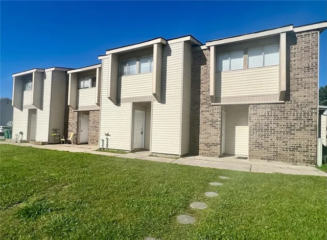 $1,100 | 103 Cayman Cove, Unit 103, Mandeville, LA 70448