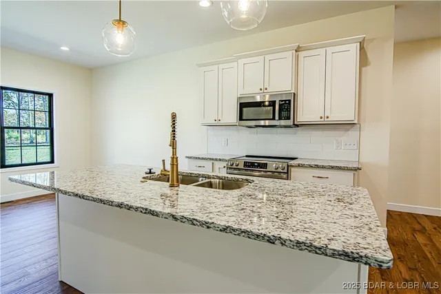 $459,990 | 18 Lady Bug Lane, Camdenton, MO 65020