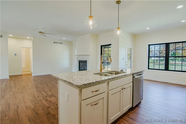 $459,990 | 18 Lady Bug Lane, Camdenton, MO 65020