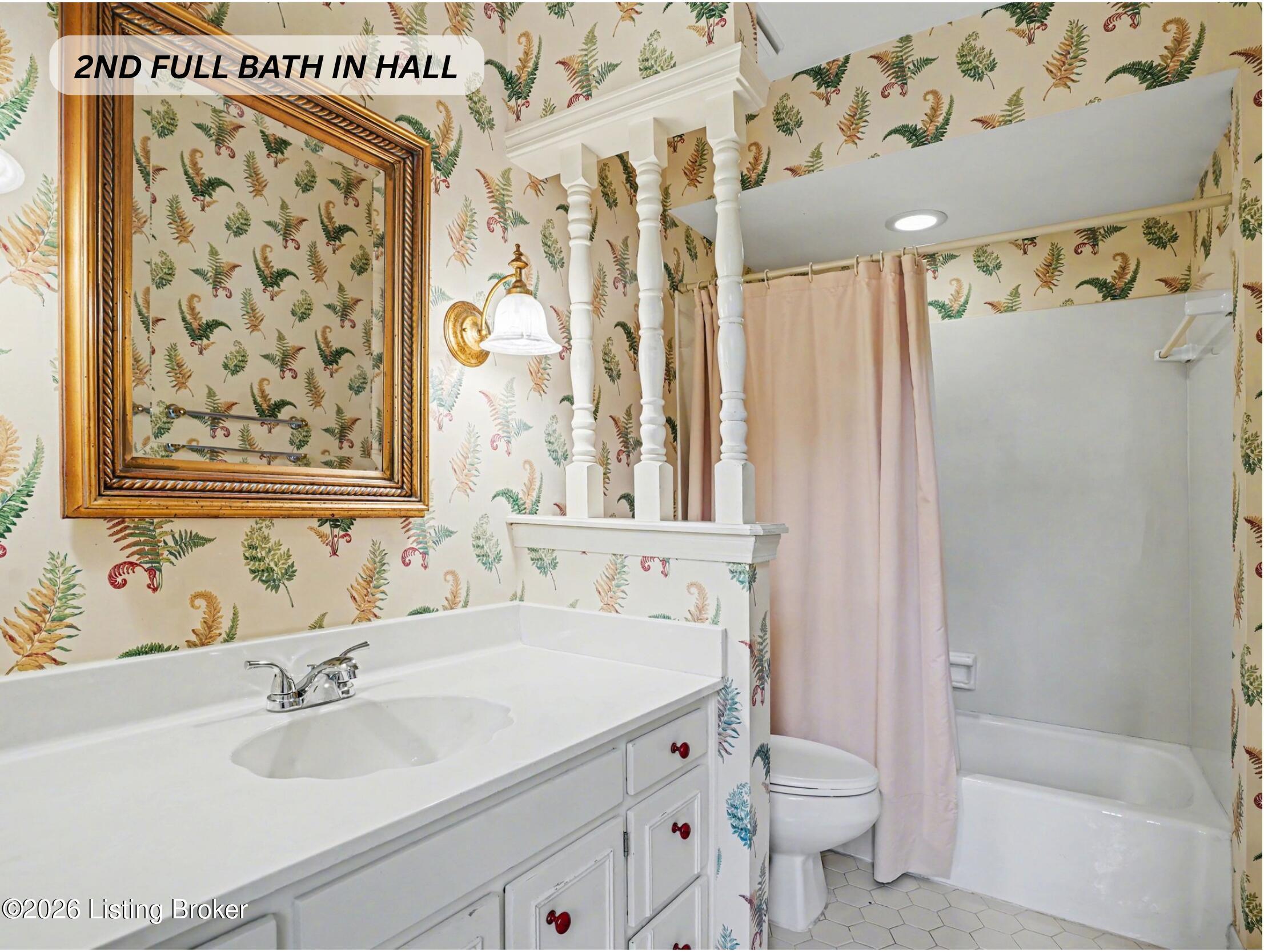 7231 Fox Harbor Road Prospect, KY 40059 - Photo 41 of 53 2ND FULL BATH IN HALL