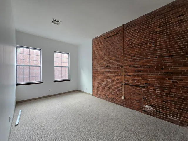 $2,300 | 147 Rawson Road, Unit 207, Quincy, MA 02170