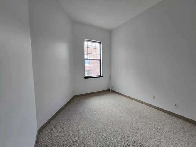 $2,300 | 147 Rawson Road, Unit 207, Quincy, MA 02170