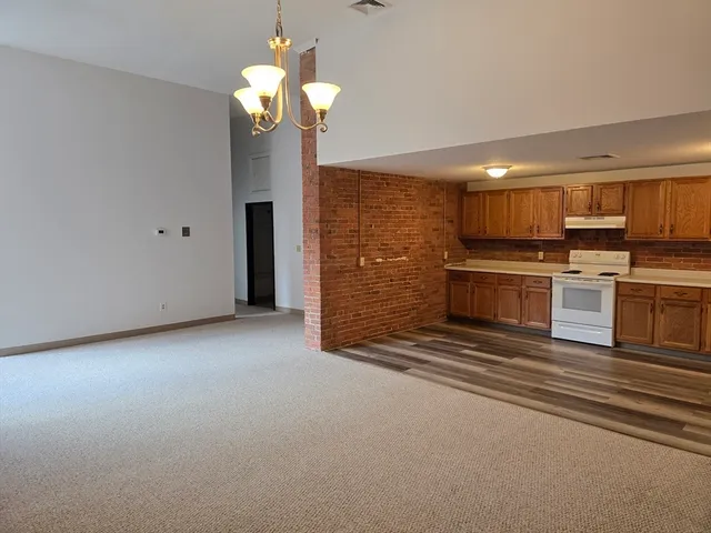 $2,300 | 147 Rawson Road, Unit 207, Quincy, MA 02170